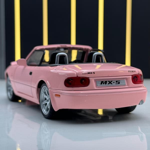 Mazda MX5 Roadster, legetøjsbil, musikalsk modelpynt, pink