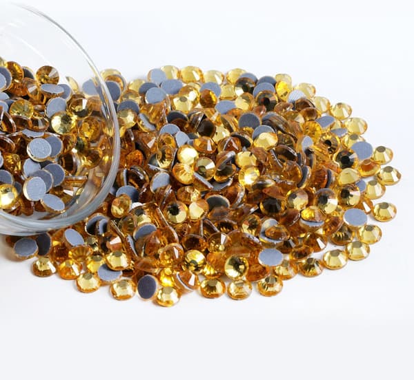8000 kpl Topaz Hotfix strassit tee-se-itse-askarteluun, SS6, 1,9-2,1 mm Topaz Topaz SS6