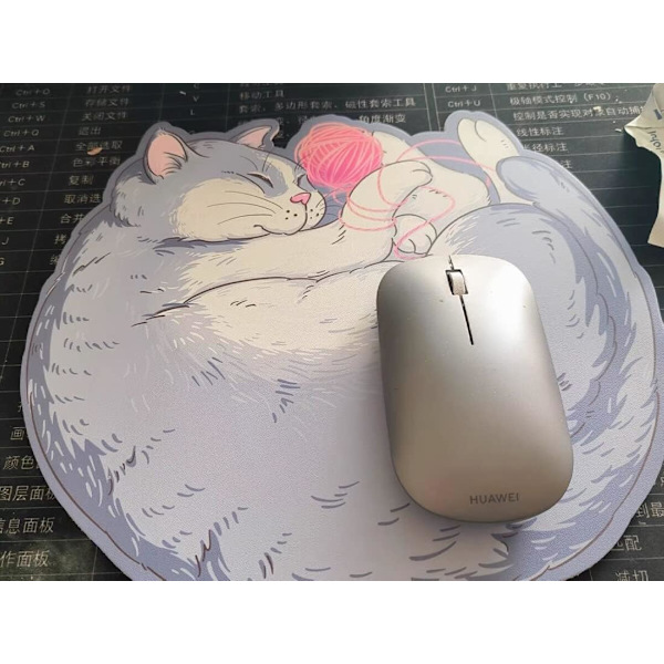 Söpö Kawaii -pöytäalusta nukkuva kissa -hiirimatto - pelialusta - sarjakuvakissa - näppäimistöhiirimatto - pöytäalusta tietokoneelle ja kannettavalle tietokoneelle - liukumaton nahkainen pöytäalusta