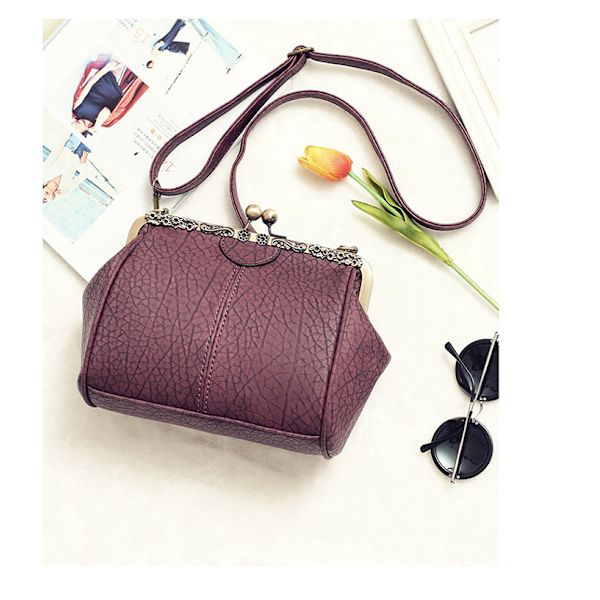 Retro Hollow Handväska för Kvinnor Läder Axelväska Kväll Kuvertväska Kyss Lås Stängning Crossbody Väska Handväska