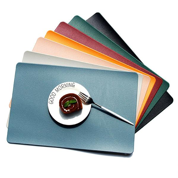 Set med 2 beigegrå placemats, 45x30 cm, PVC-placemats, modern konstläder, hem, hotell, café, restaurang, vattentät