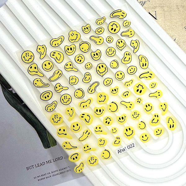 Graffiti Fun Nail Art -tarrat Abstrakti Hymyilevä Kasvo Kynsien Tarrat 3D Itsekiinnittyvä Keltainen Vääntynyt Hymyilevä Kasvo Kynsien Design Kynsien DIY Koristelu 5 Kpl