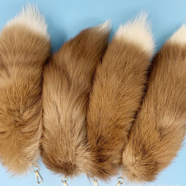 Comfortable and luxurious plush fox tail keychain for natural
