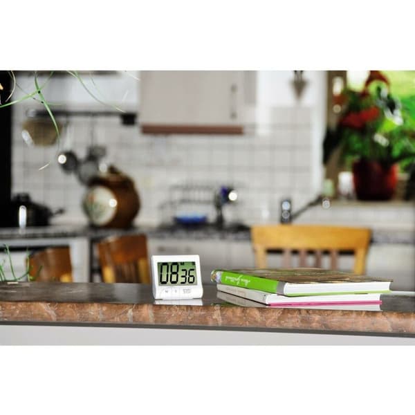 Kitchen timer with timer and stopwatch function, secured with magnets, clips, mounts or stand, battery operated, digital