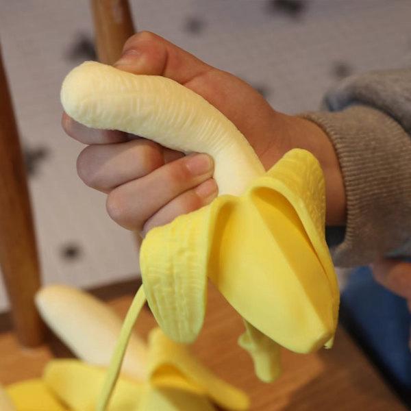 Pakke med 2 Squishy Banan Legetøj Simulation Banan Squishy Squeeze Legetøj, Super Blødt Stress Relief Plettet Skrællede Banan Festartikler, 6,88 tommer