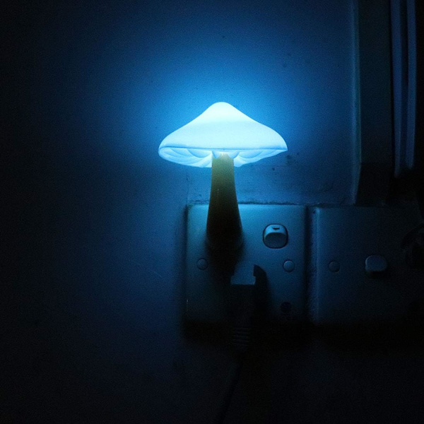 Sensor LED natlampe Stik i lampe Svampe natlampe 7-farve skiftende magiske mini smukke svampeformede natlamper til amerikansk standardstik