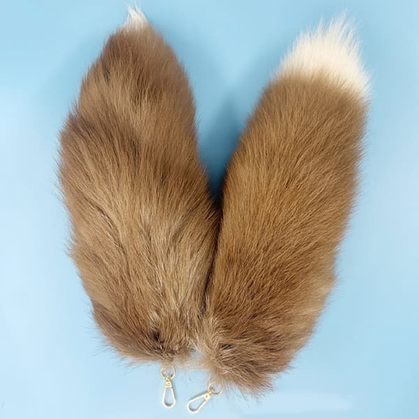 Comfortable and luxurious plush fox tail keychain for natural