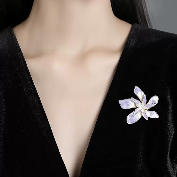 Liljakukka Rintaneula Violetti Kukka Rintaneula Kirjallinen Emalimaalattu Kukka Rintaneula Violetti Gradientti Elegantti Rintaneula Hieno Toimisto Korut