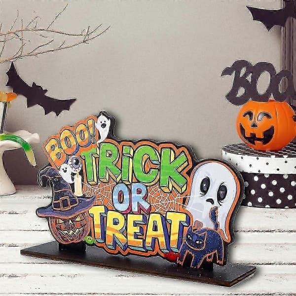 Rustikke Halloween-trepynt til borddekorasjoner