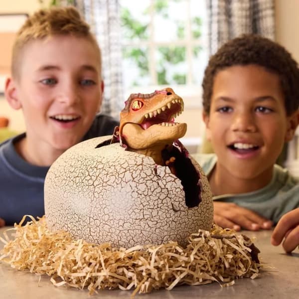 Primal Hatch - T-Rex kläcks - 100 ljud och interaktioner - Från 5 år