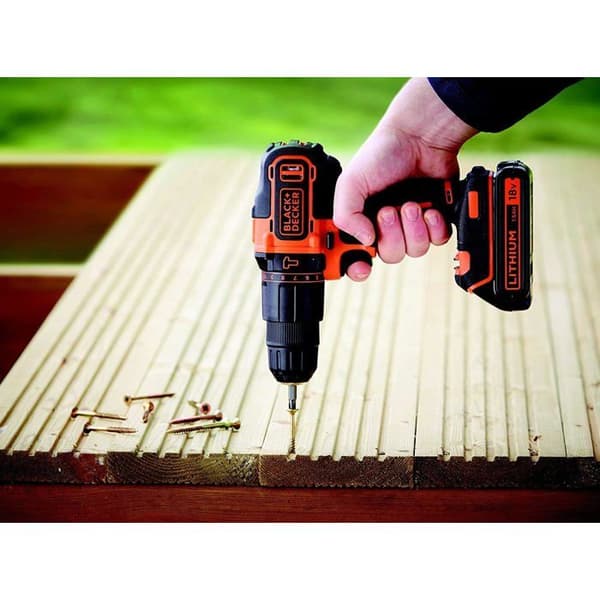 Black+Decker 18V sladdlös slagborrmaskin/skruvdragare - 2 hastigheter - 2-handschuck - 1 batteri