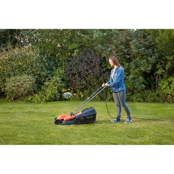 BLACK & DECKER Gräsklippare 32cm 1200W BEMW451