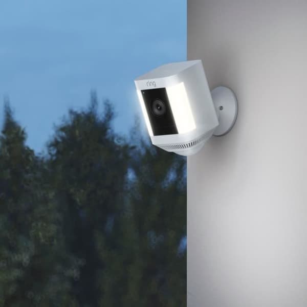 RING Spotlight Plus Batteriövervakningskamera - Vit - EU