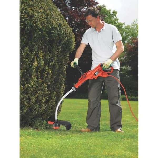 BLACK & DECKER 700W 33cm elektrisk strängtrimmer GL7033