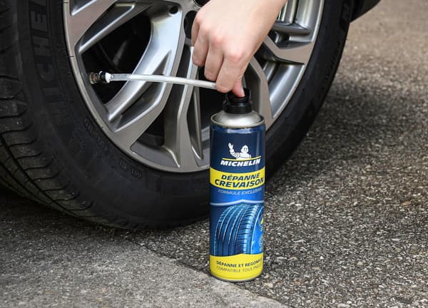 Punkteringsreparation - MICHELIN - Reparerar och pumpar upp utan demontering - 500ml