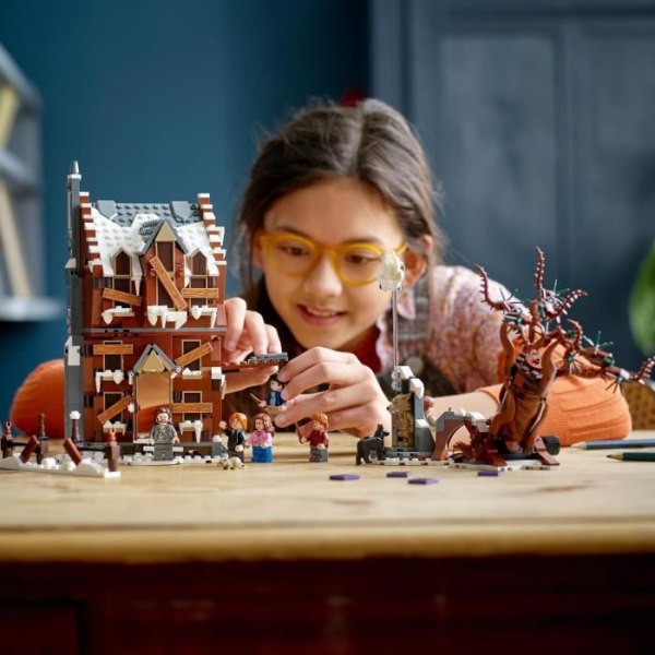 LEGO 76407 Harry Potter The Shrieking Shack and Whomping Willow, Prisoner of Azkaban-leksak, set för barn i åldrarna 9, present