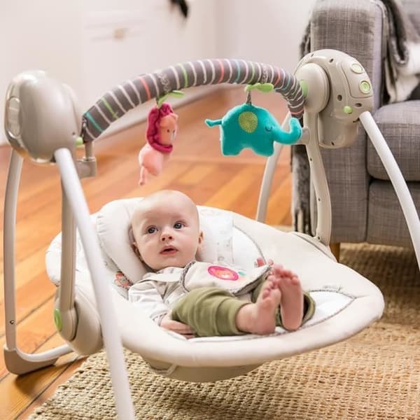 INGENUITY Cozy Kingdom  Compact Swing