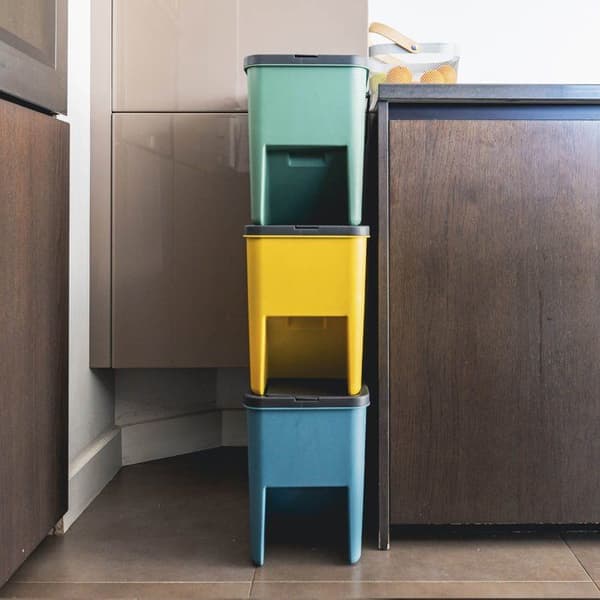Set med 3 stapelbara BERGEN plaståtervinningskärl - 20L - Gul, Grön & Blå - KITCHEN MOVE