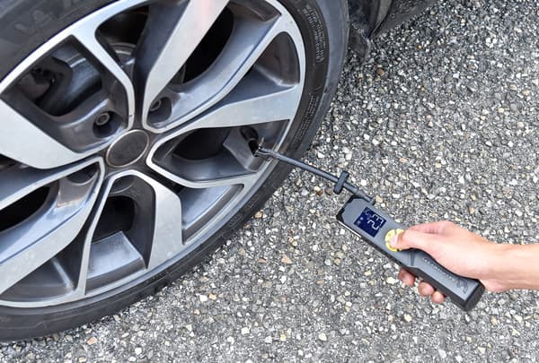 Mini sladdlös kompressor - MICHELIN - Elektrisk pump - Digital tryckmätare - 10 bar - USB-laddningsbar