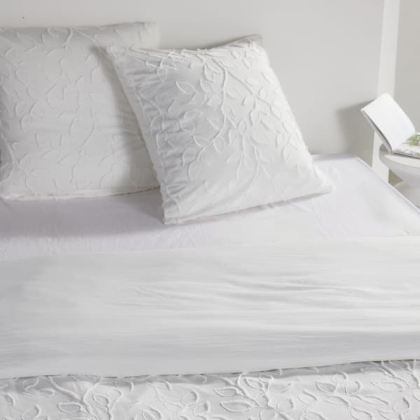 Bäddset - TODAY - Essential - 2 personer - 220 x 240 cm - Vit blommig tuftad effekt