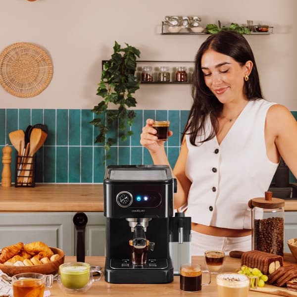 Kaffemaskin - CECOTEC - Espresso 20 Pro Latte - 1350 W - 20 bar - 1,5 L - Svart