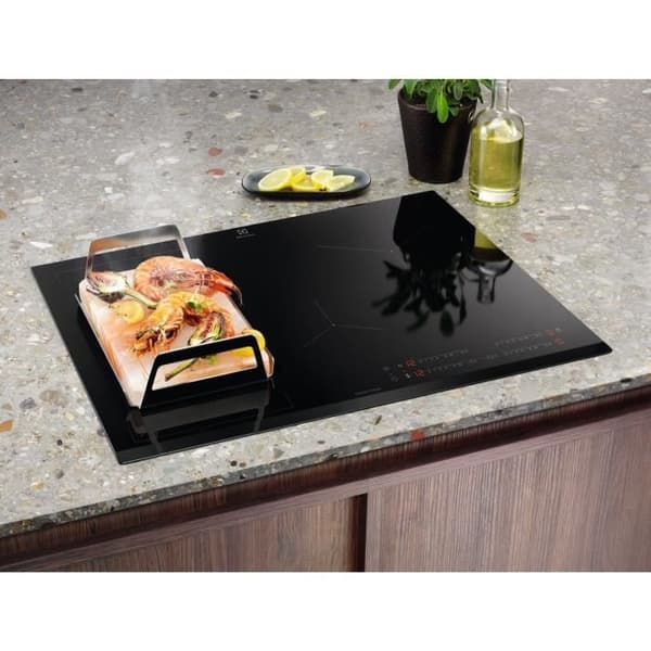 ELECTROLUX EIV734 - Induktionshäll - 4 kokzoner - 7350 W - 15 effektpositioner - Svart