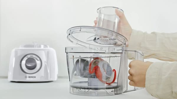 Bosch MultiTalent3 MCM3100W matberedare 800 W, 2,3 L, 2 hastigheter + puls, vit/grå Vit/grå Kompakt