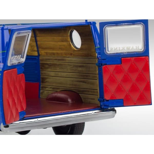 Modellbil - REVELL - Modellset - Stranger Things - GMC WSQK Squawk Van - Med lim, färger och tillbehör