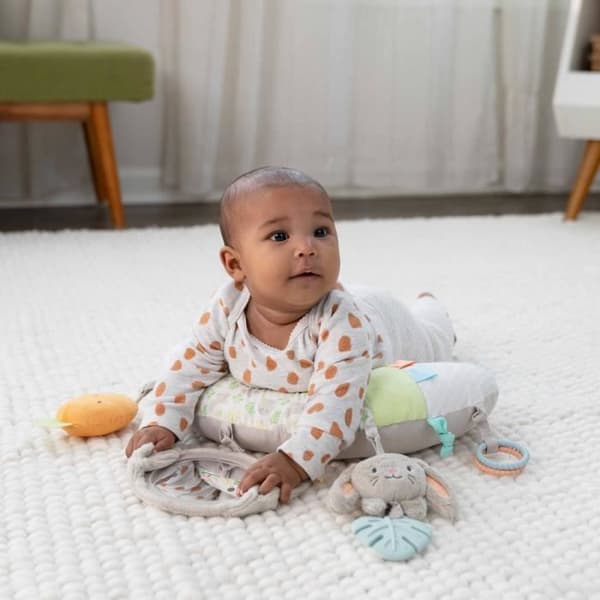 INGENUITY Sylvi Baby lekmatta för mage med multisensoriska leksaker