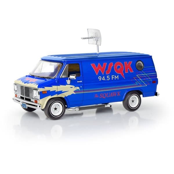 Modellbil - REVELL - Modellset - Stranger Things - GMC WSQK Squawk Van - Med lim, färger och tillbehör