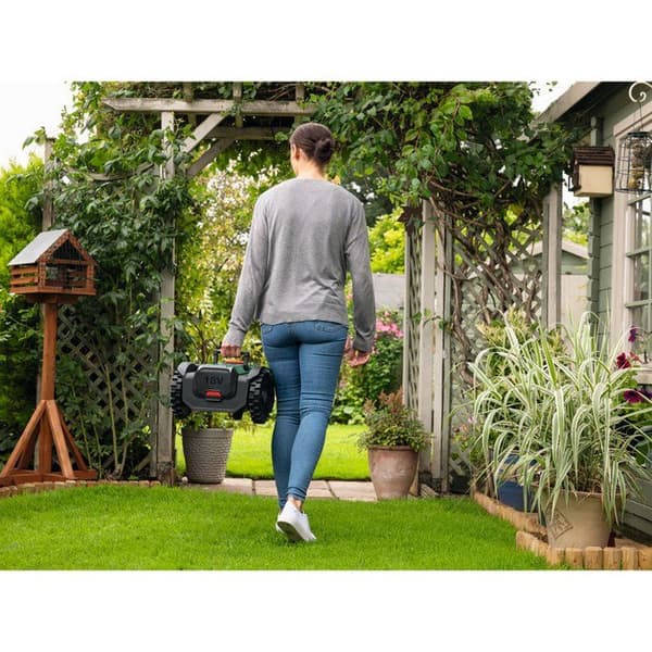 Autonom robotgräsklippare - Bosch - VISIMOW18V-200 - 06008E1102 - 5Ah batteri + laddare - 18V - 18cm klippbredd