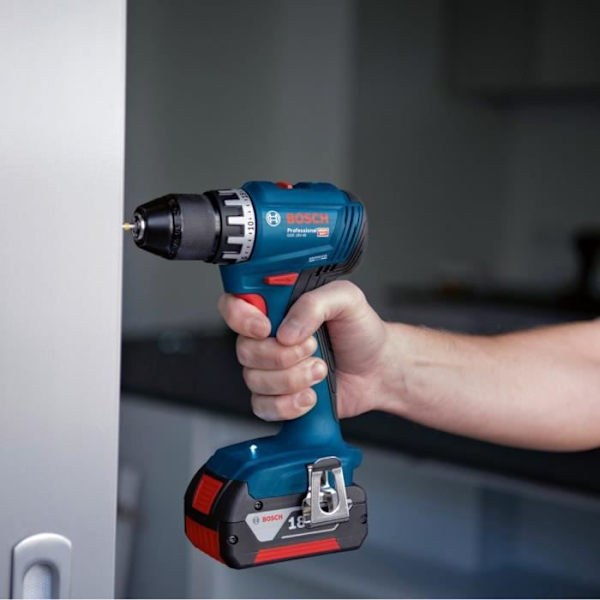 Bosch Professional GSR 18V ??Drill Borr + 2 Batterier 2.0AH + laddare + 82 stycken, i L-CASE