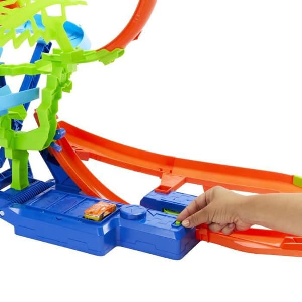 Hot Wheels - Multi Crash Track - Motoriserad Booster Set och Bil - Hot Wheels - JFD12