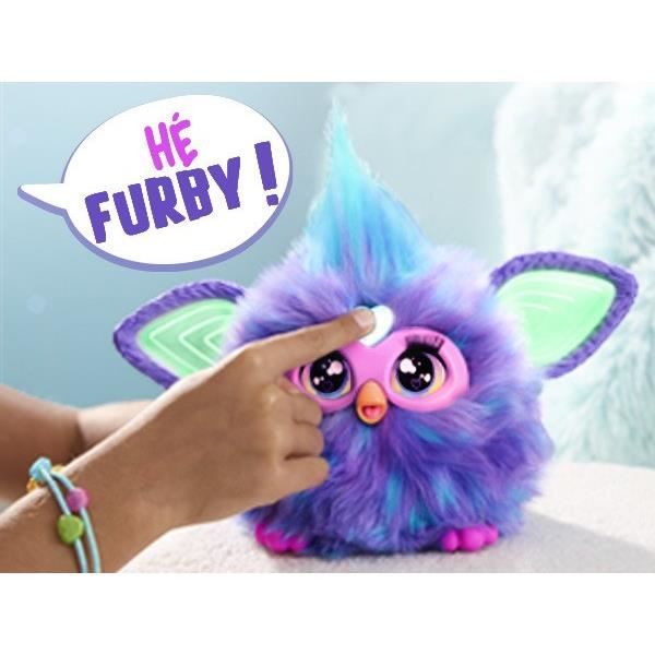 Purple Furby, 15 tillbehör, interaktiv plyschleksak för flickor och pojkar, röstaktiverad animatronik, från 6 år och uppåt