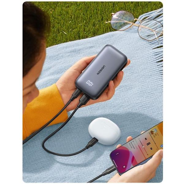 Smalt externt batteri - UGREEN - 10 000 mAh - Grå