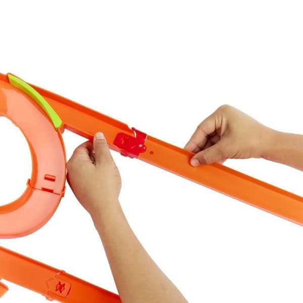 Hot Wheels - Multi Crash Track - Motoriserad Booster Set och Bil - Hot Wheels - JFD12