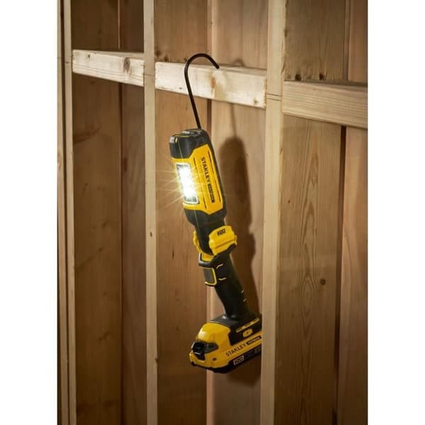 Ficklampa - 18V - STANLEY FATMAX - SFMCL050B-XJ - 3 LED-lampor - 700 lumen - Vridbart huvud - Batteri ingår ej