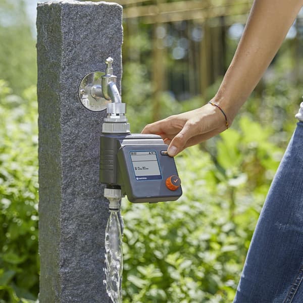 GARDENA Select vattningsprogrammerare LCD 1891-20 med Safe Stop och sensorstöd, för slangkran 26,5/33,3 mm Grå one size