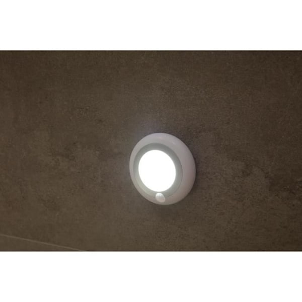 Paket med 2 LED omklädningsrumslampor - GAO - 80 lumen, PIR-sensor, AAA-batterier