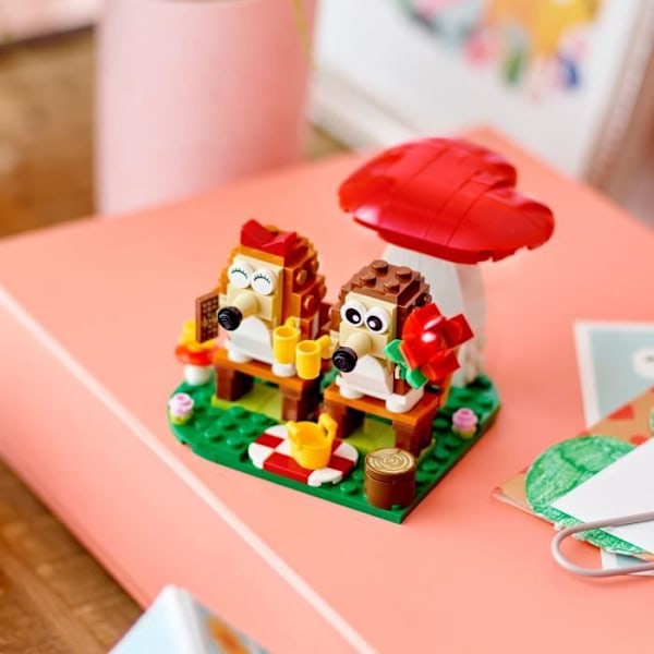 LEGO 40711 Igelkottars picknick - Leksak med svamp att bygga för 8-åringar