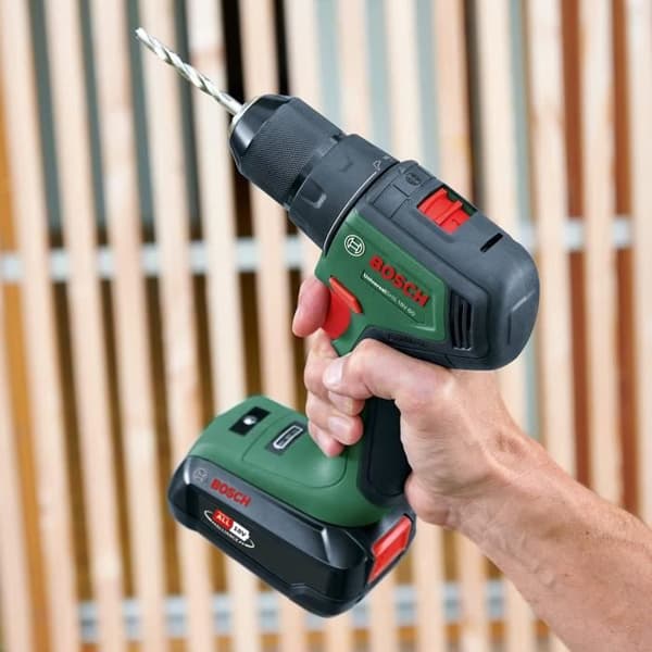 UniversalDrill 18V-60 (2x 2,0Ah) + AL 18V-20 borrmaskin