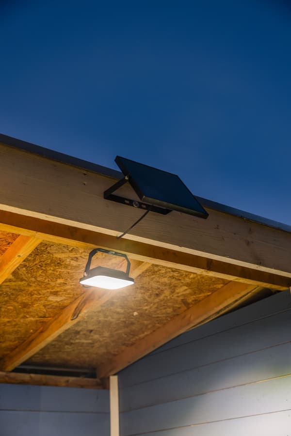 Solcellsdriven LED-spotlight - GALIX - G2611 - 850 lumen med fjärrkontrollpanel