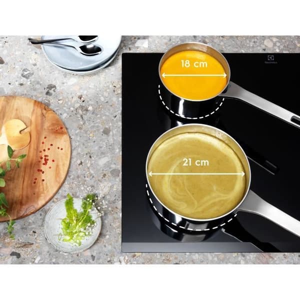 ELECTROLUX EIV734 - Induktionshäll - 4 kokzoner - 7350 W - 15 effektpositioner - Svart
