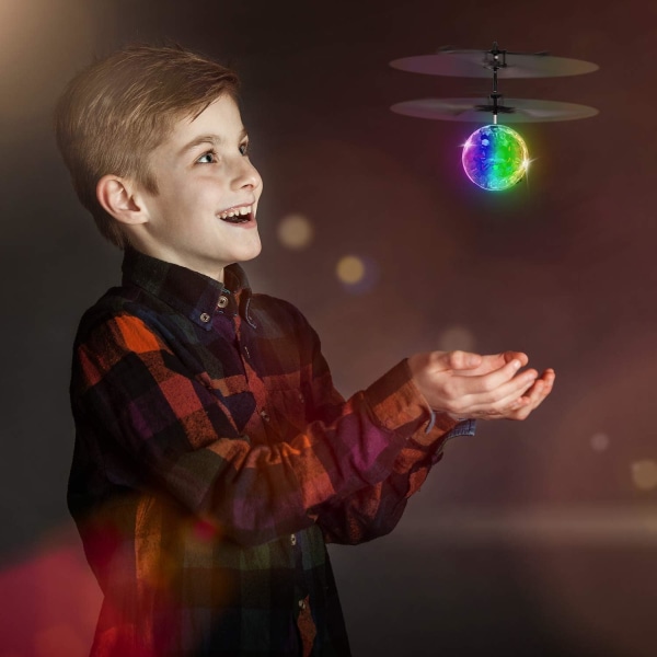 Lentävä lelupallo Infrapuna-induktio RC lentävä lelu Sisäänrakennettu LED Li