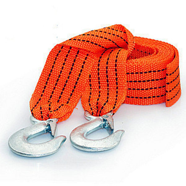 Robust tow strap with metal safety hook, woven polyester webbing and capacity