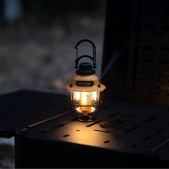 Campinglys - LED-lanterne - Oppladbart campinglys – 3-farget lys + SOS-nødmodus
