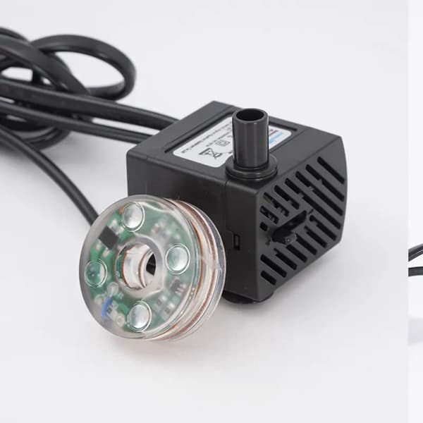 Mini Dränkbar Fontänpump - med LED-ljus - 3 Watt