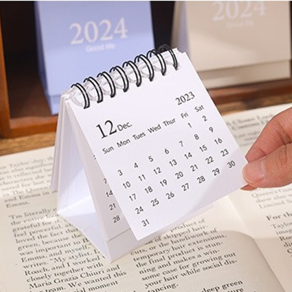 Mini skrivbordskalender augusti 2023 till december 2024 Liten skrivbordskalender