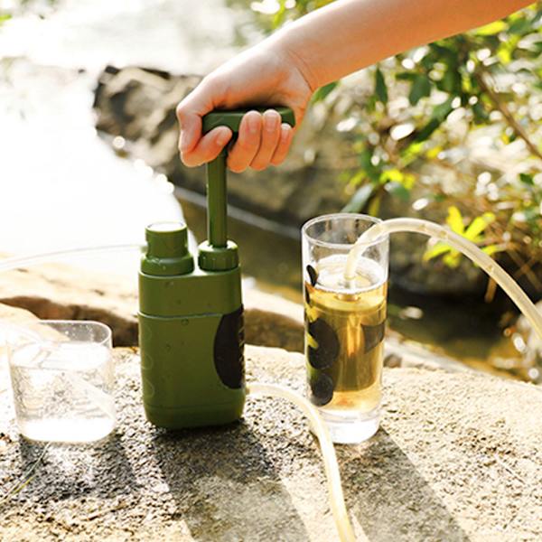 En soldat vattenrenare Field Survival Emergency