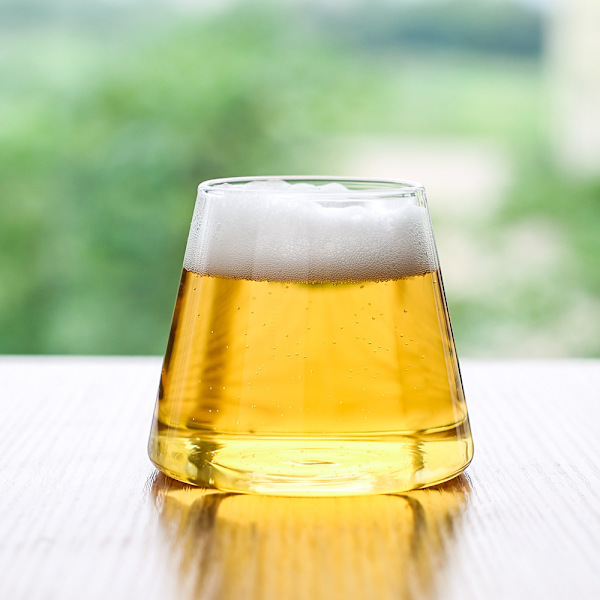 Högt borosilikatglas, förtjockat glas är lämpligt för